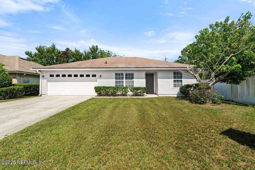 Property Photo: 12501 Ayrshire Street E FL 32226
