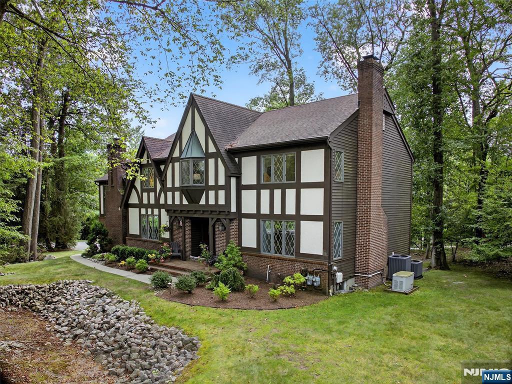 Property Photo: 483 Old Post Road NJ 07481