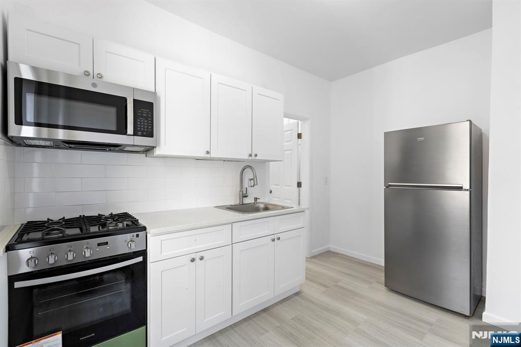 137 Kensington Avenue 503  Jersey City NJ 07304 photo