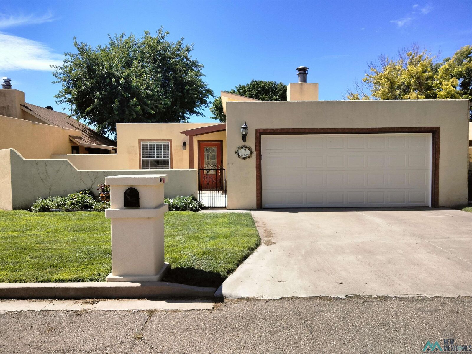 Property Photo:  17 Paseo Village  NM 88101 
