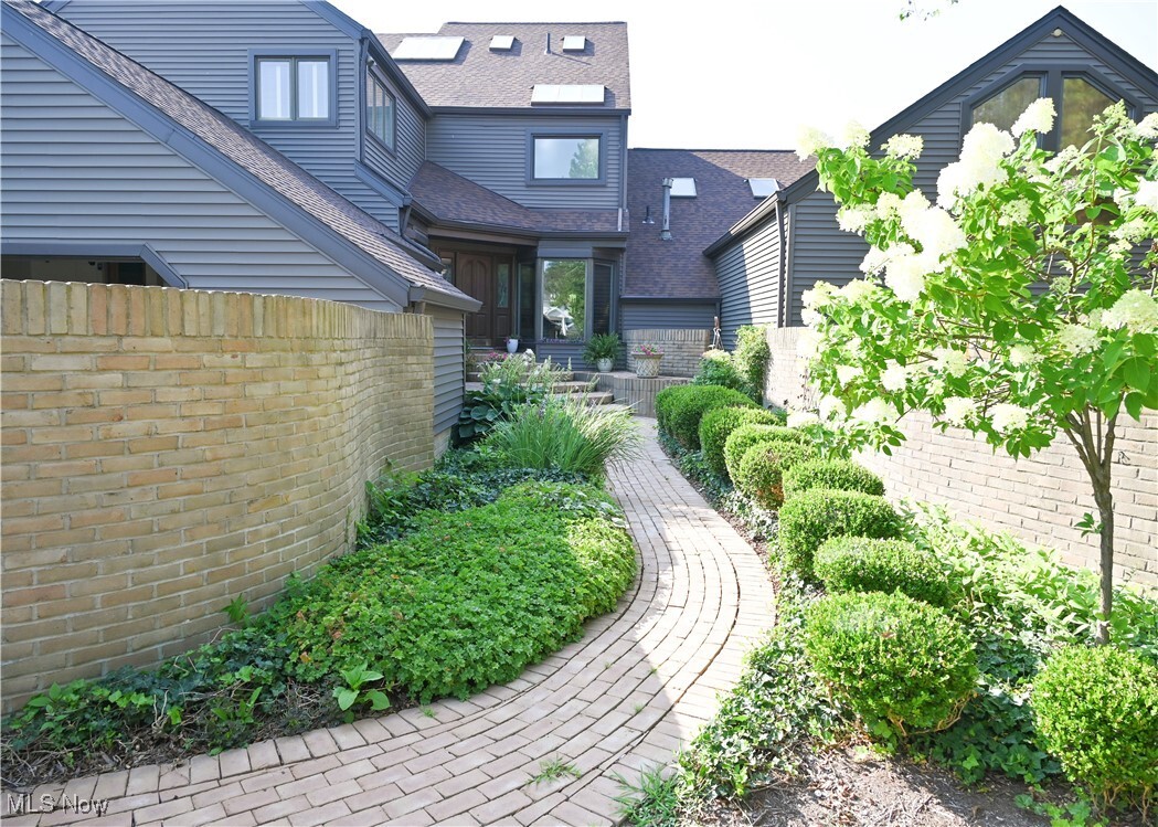 Property Photo: 1415 Harbor Drive NW OH 44708