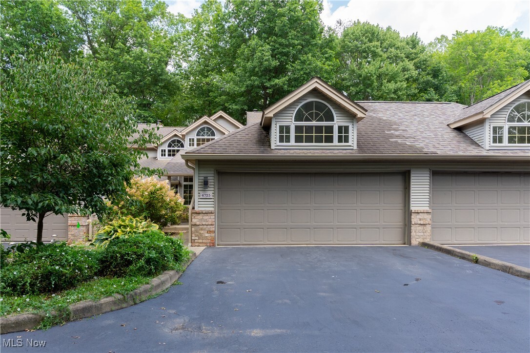 Property Photo: 6723 Lockwood Boulevard 4 OH 44512