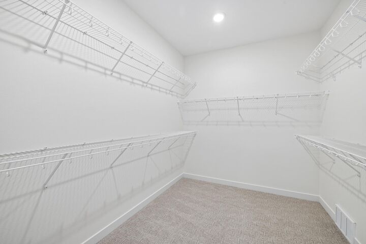 Property Photo:  5885 41 Street S  ND 58104 