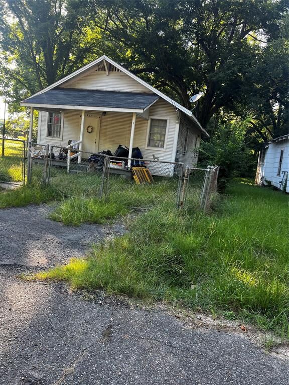Property Photo:  913 Bethany Street  LA 71106 