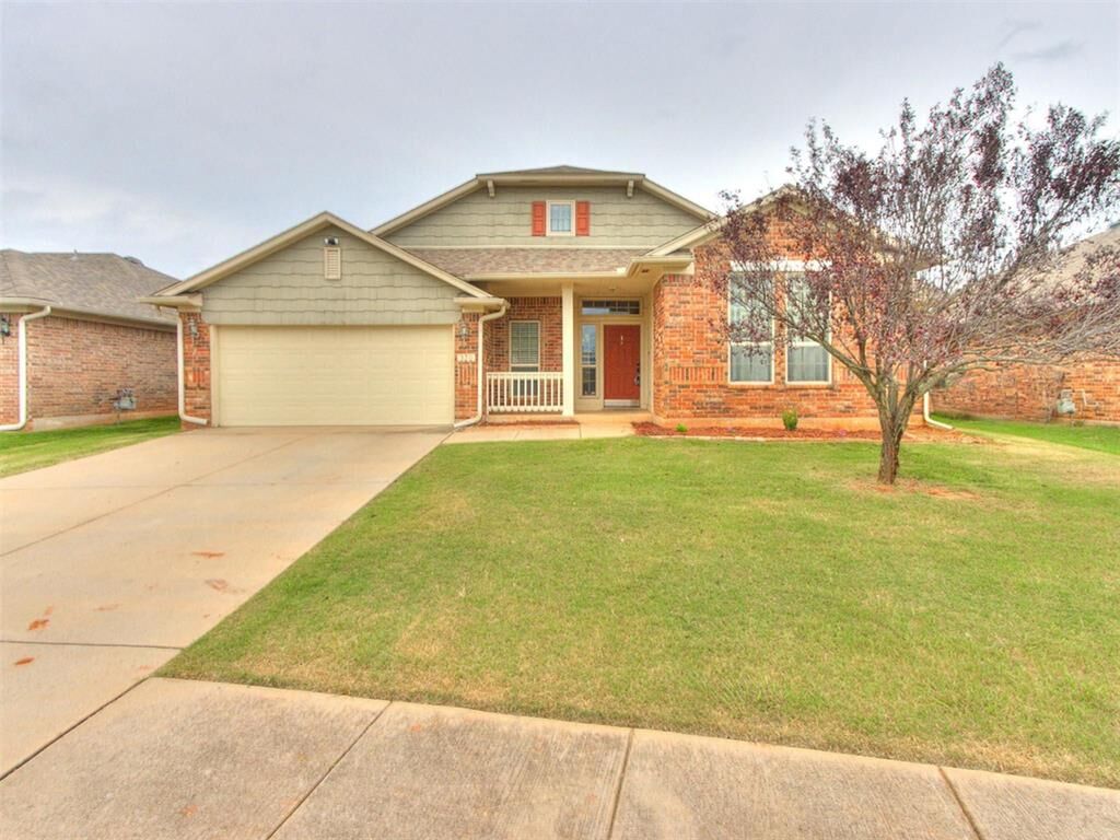 Property Photo:  320 White Oaks Drive  OK 73071 