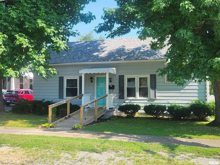 Property Photo:  701 Taffee Street  IL 62274 
