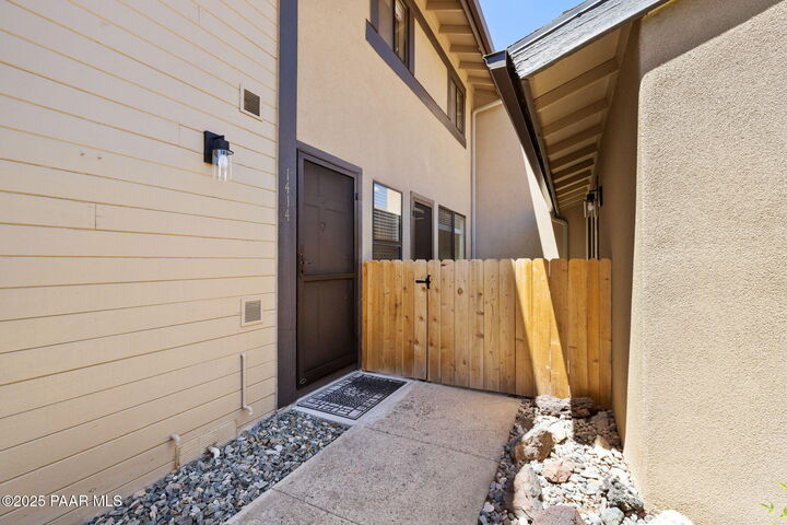 Property Photo:  1414 Haisley Court  AZ 86303 
