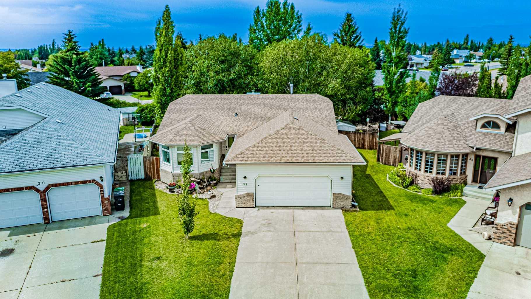 34 Denmark Crescent  Red Deer AB T4R 2K4 photo