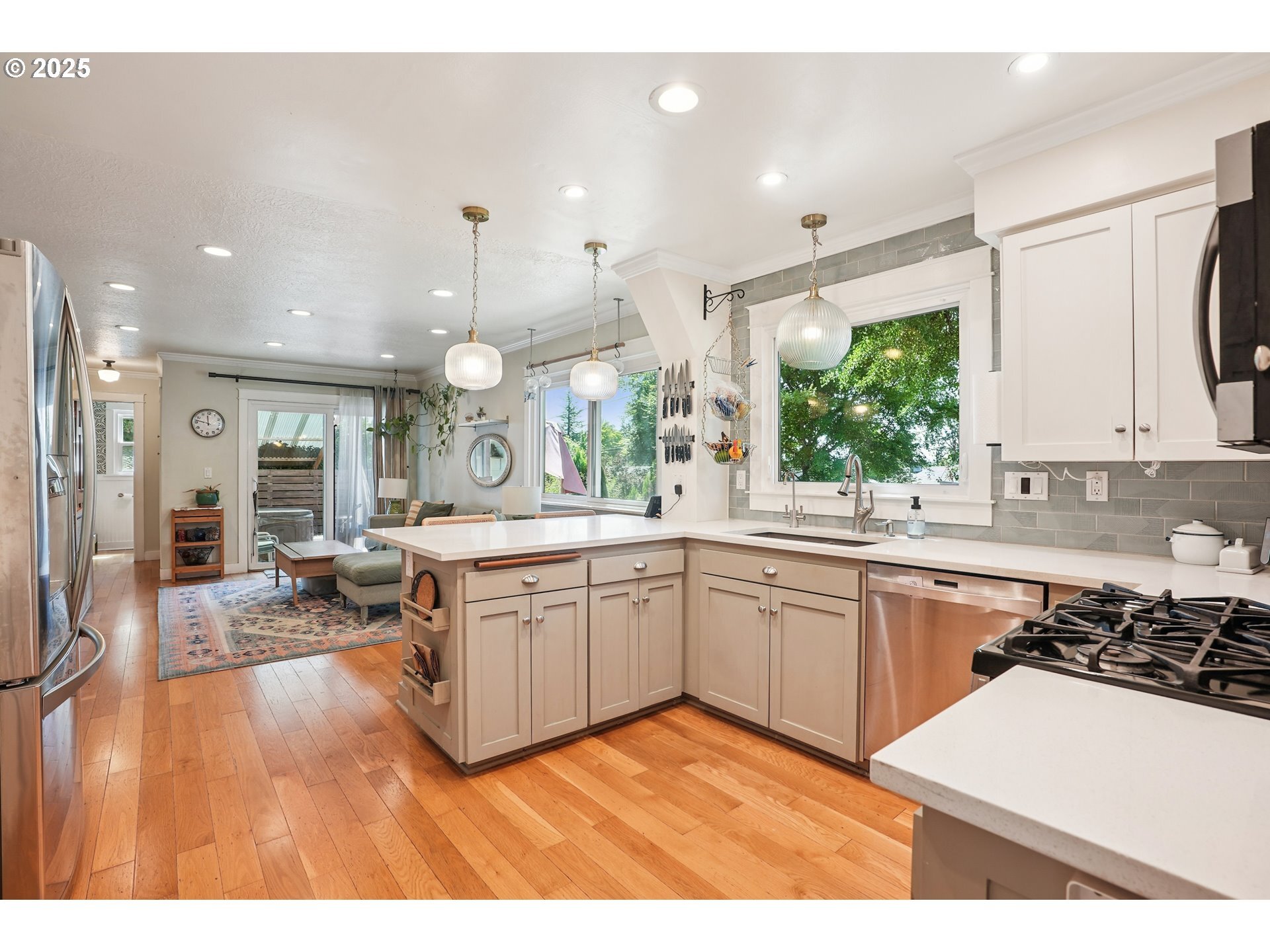 Property Photo: 11500 SW Terra Linda St OR 97005