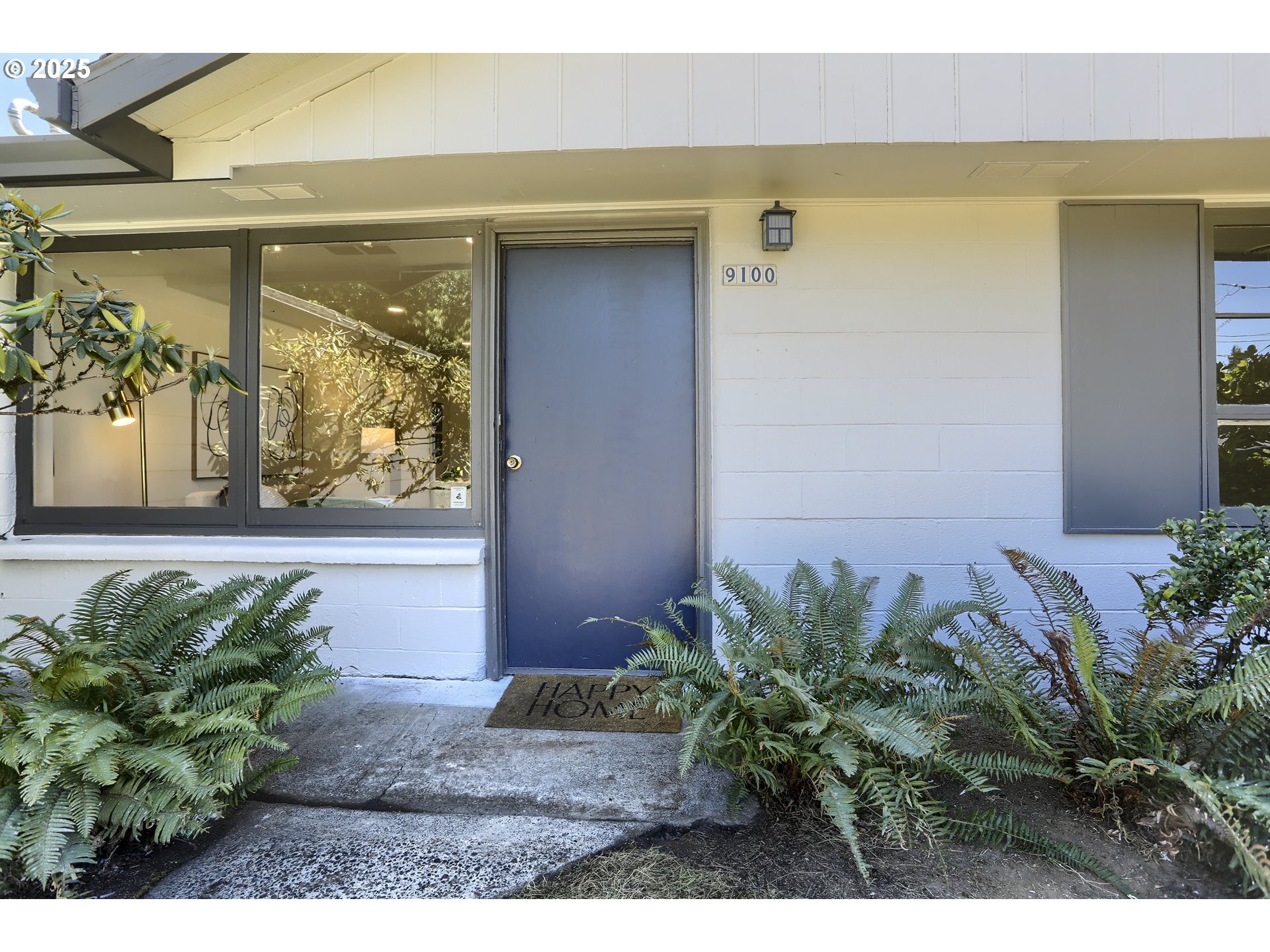 Property Photo: 9100 NE Thompson St OR 97220