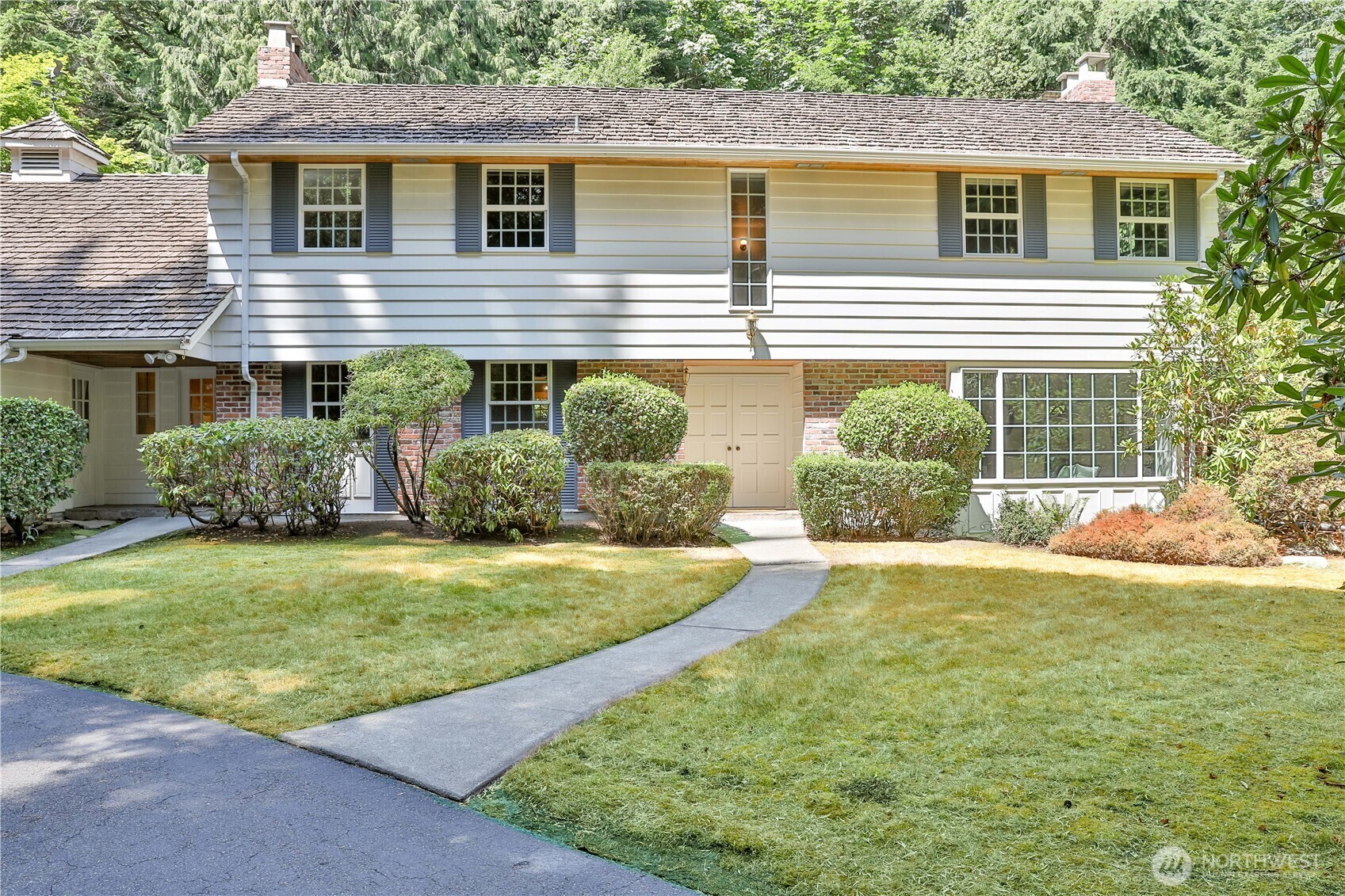 10915 N Deer Drive  Woodway WA 98020 photo