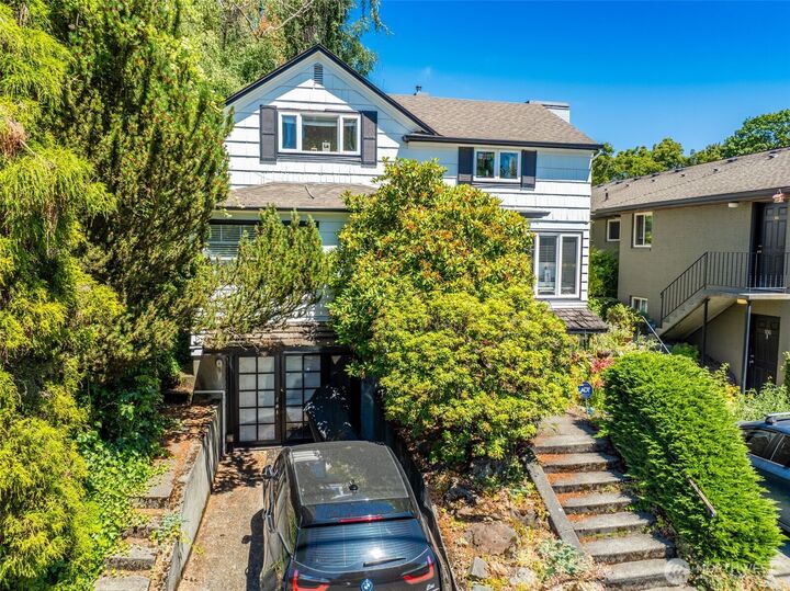 Property Photo: 910 E Prospect Street WA 98102