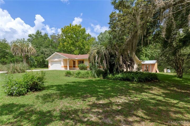 Property Photo: 3757 E Side Court FL 34453
