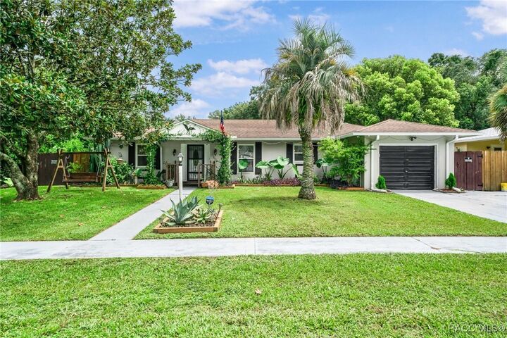 Property Photo: 2174 W Gardenia Drive FL 34434