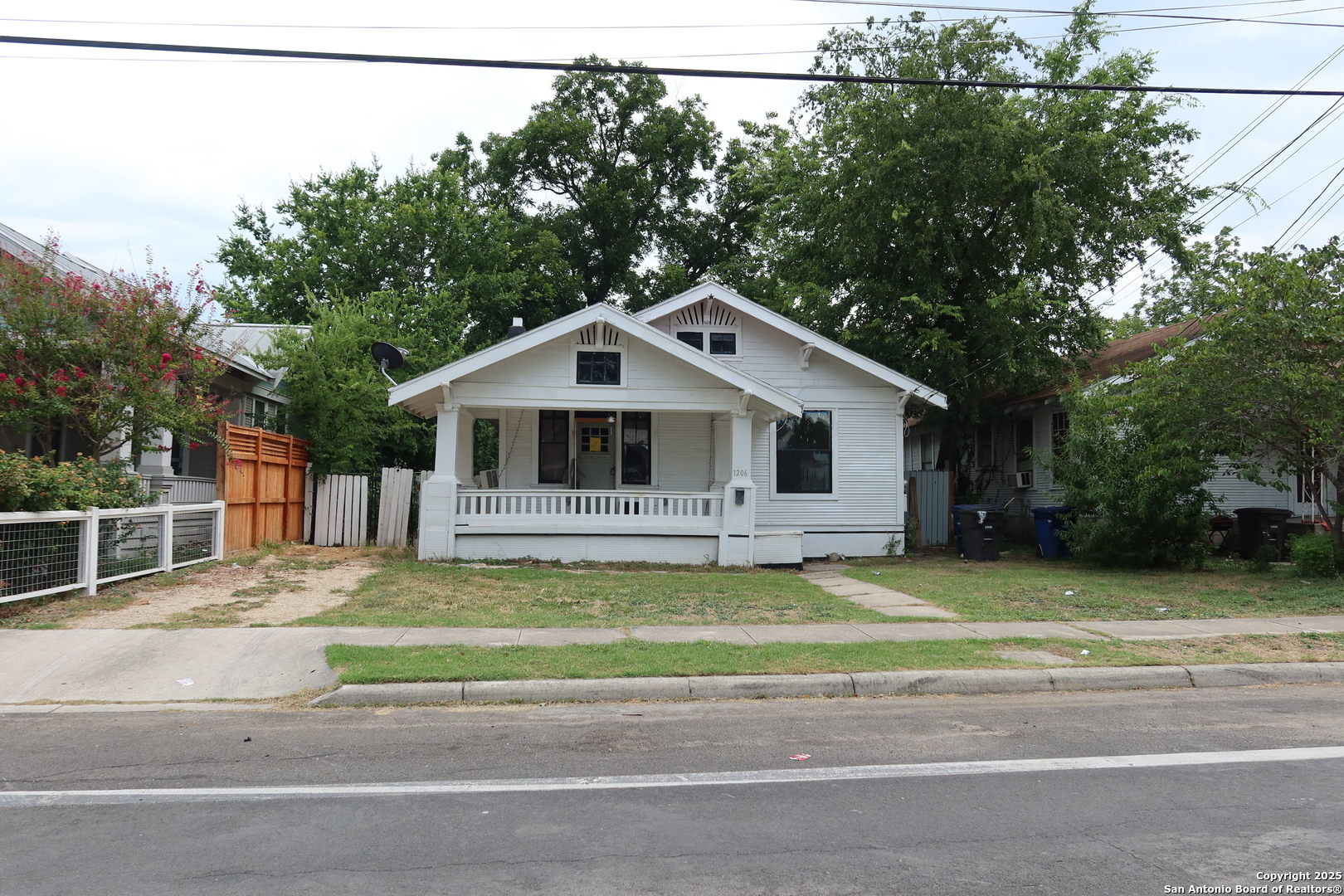 Property Photo: 1206 Nolan TX 78202