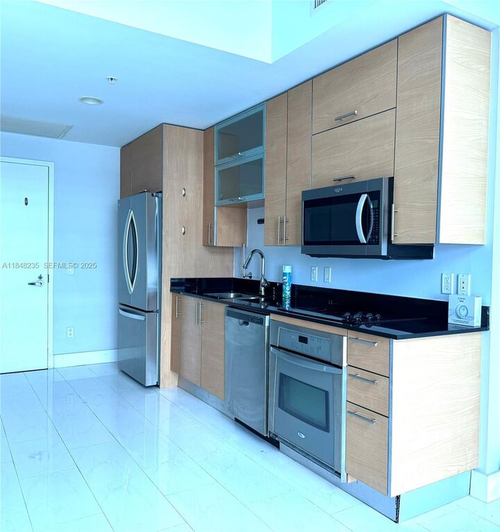 Property Photo: 60 SW 13th St 3408 FL 33130