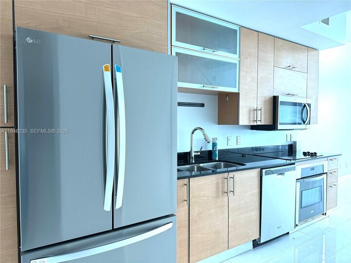 Property Photo:  60 SW 13th St 3408  FL 33130 