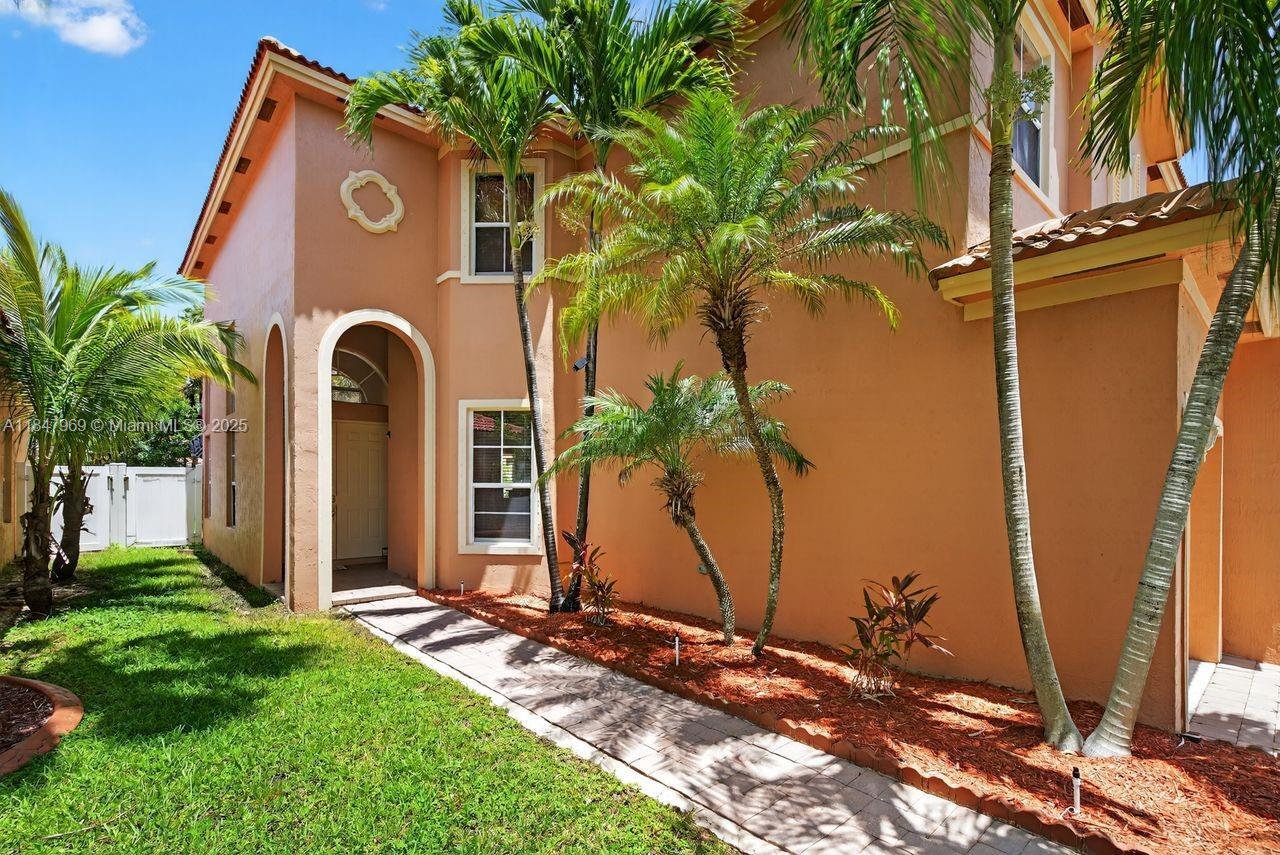 Property Photo: 2215 Portofino Ave FL 33033