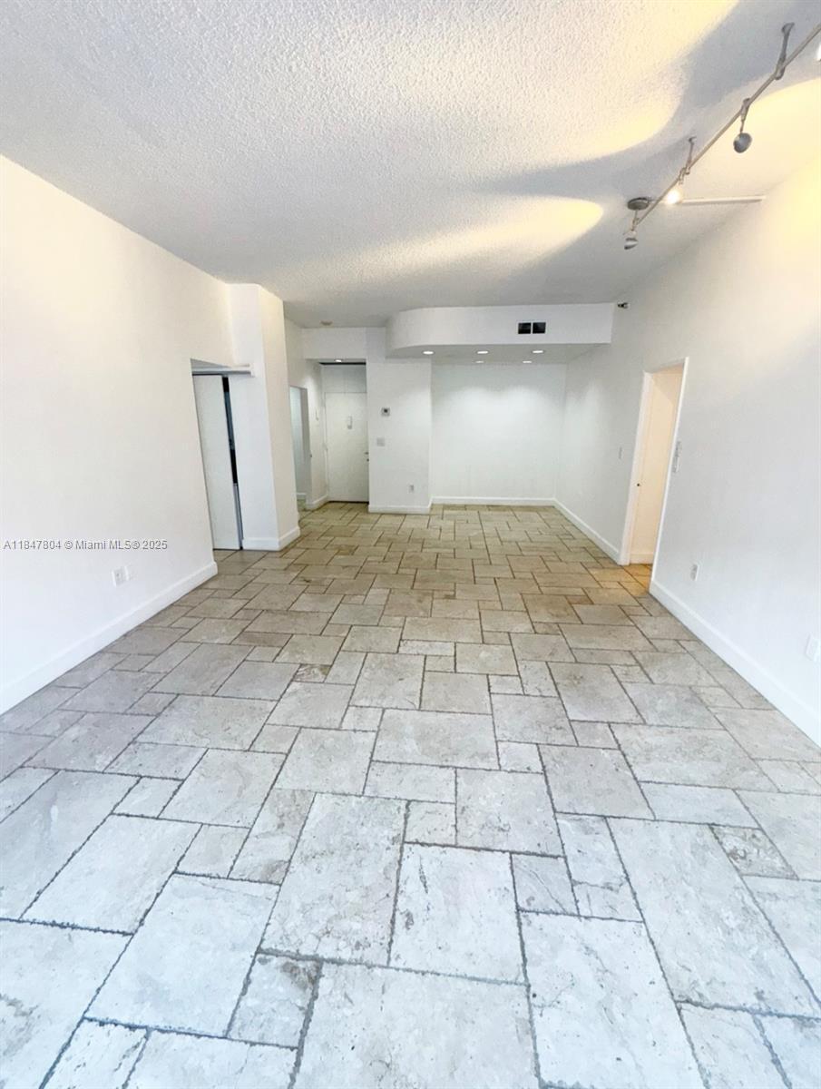 20505 E Country Club Dr 135  Aventura FL 33180 photo