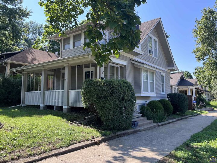 Property Photo: 1725 SW 2nd St KS 66606