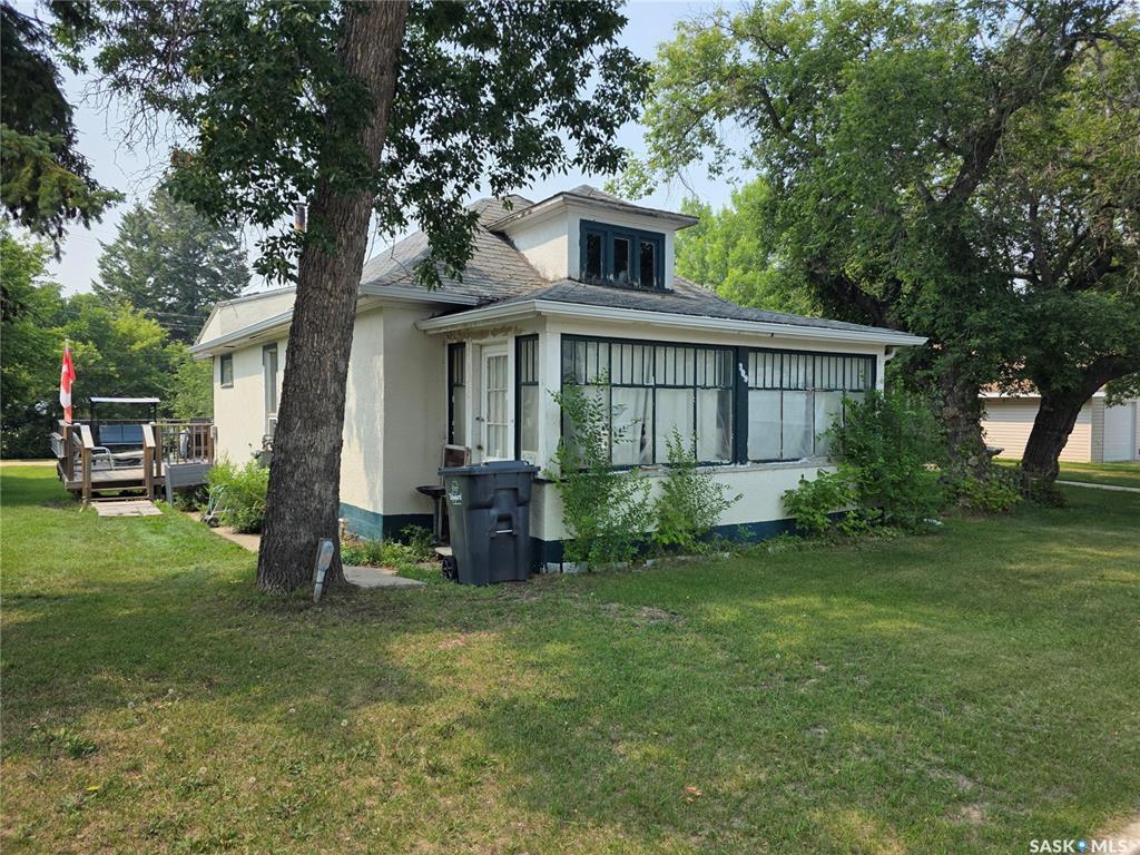 Property Photo: 309 5th Street E SK S0A 4T0