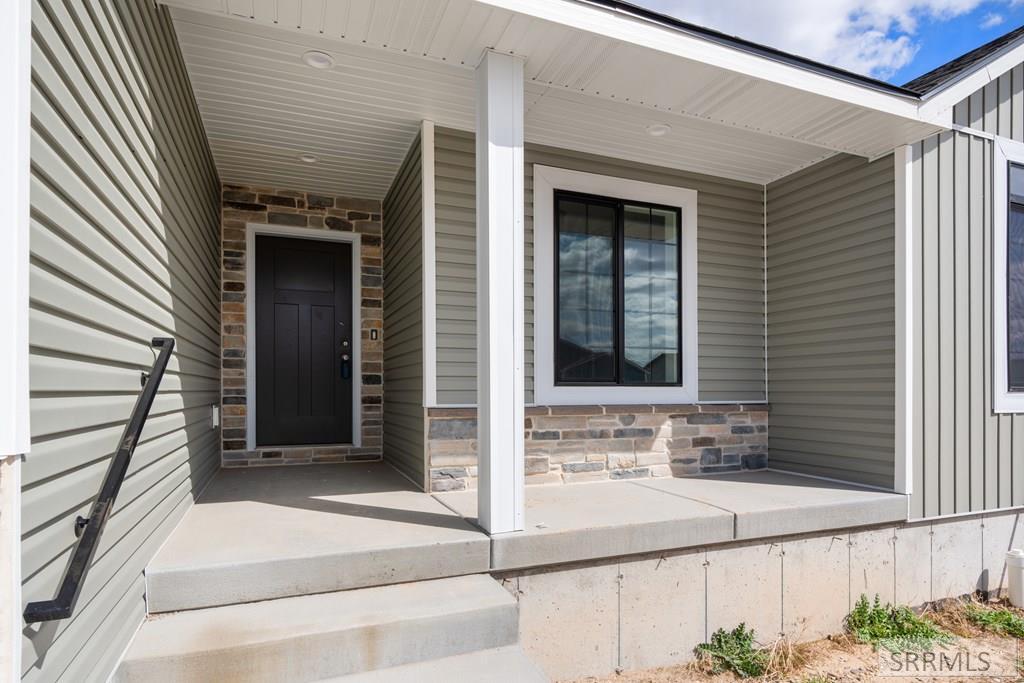 Property Photo: 6867 Chapelle Avenue ID 83402