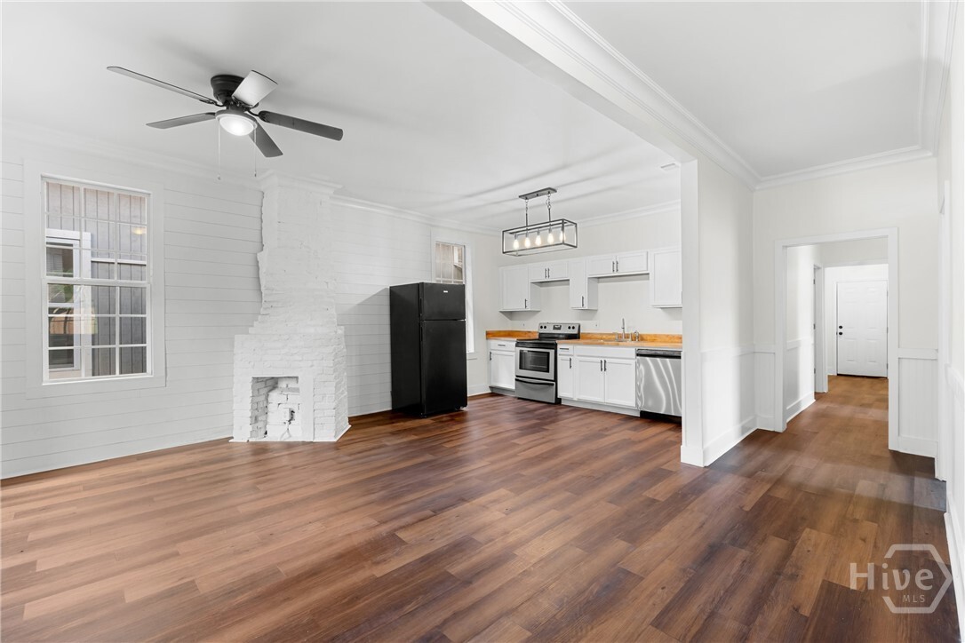 Property Photo: 807 W 52nd Street GA 31405