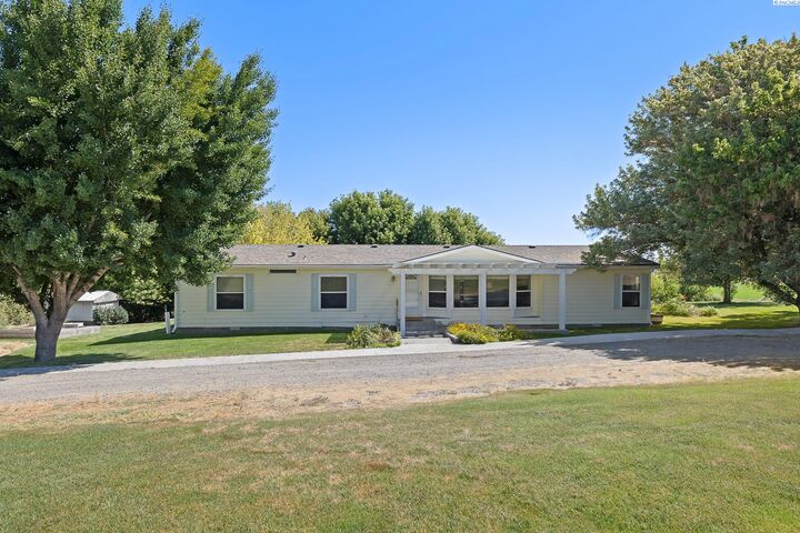 Property Photo:  3101 Fir Rd.  WA 99330 