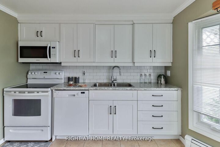12 Hill Street  Halton Hills ON L7J 2W2 photo