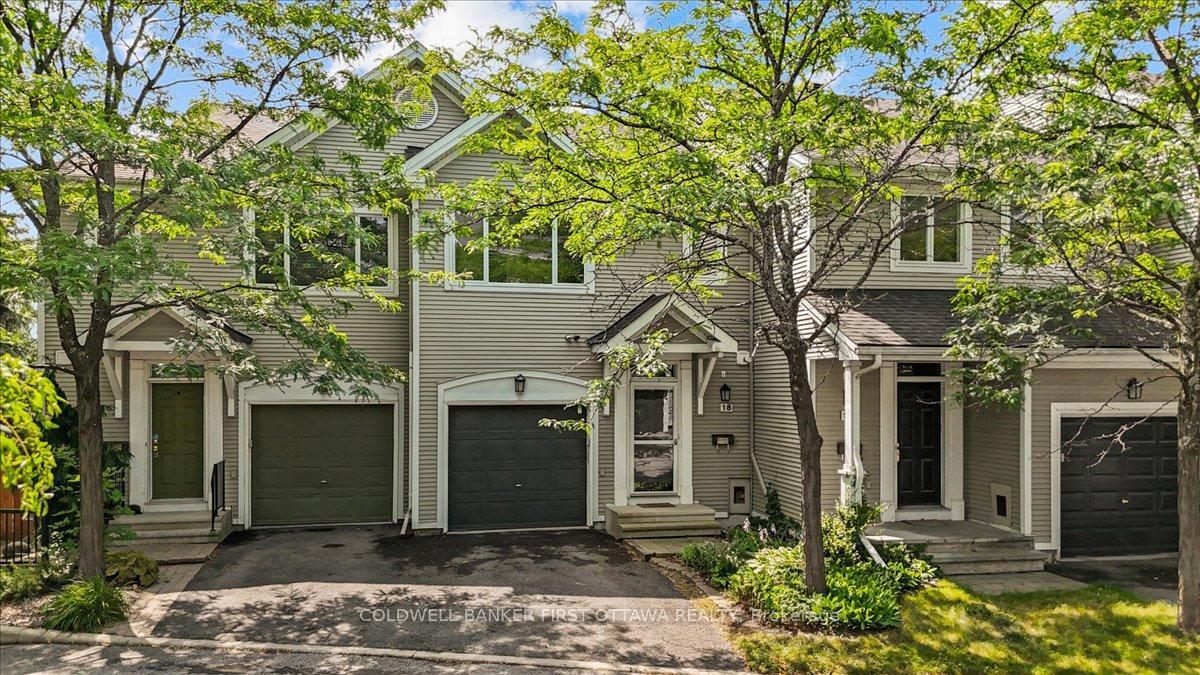 Property Photo: 18 Maxton Private ON K1J 1J2