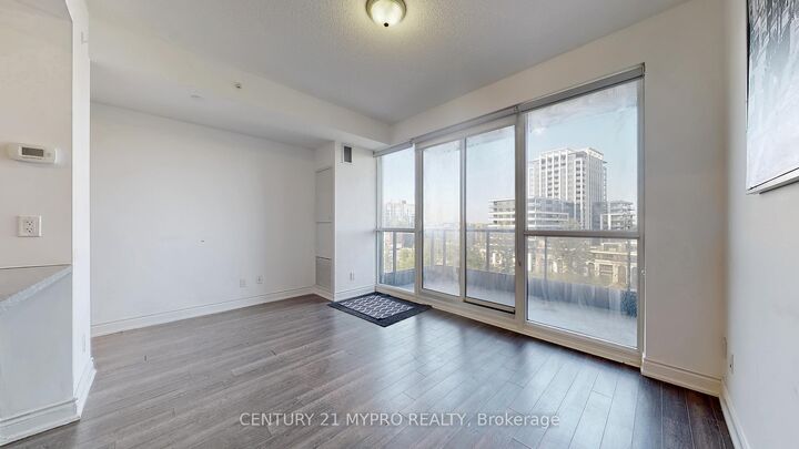 Photo de la propriété: 38 Cedarland Drive 705 ON L6G 1B8