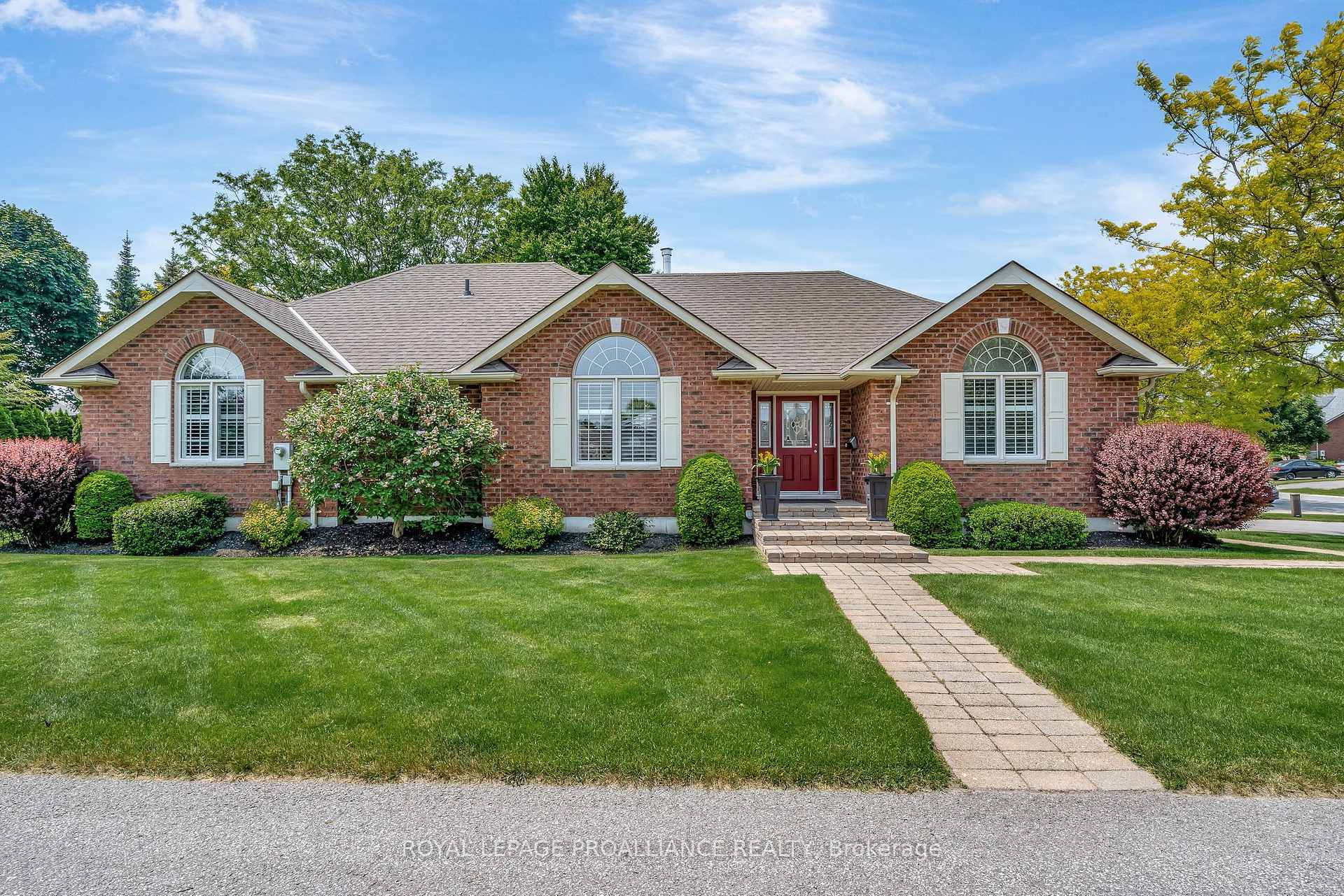 3 Hazel Court  Belleville ON K8P 5M4 photo