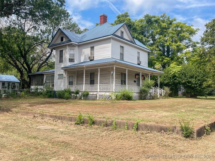Property Photo: 1103 Elgin Street OK 74401