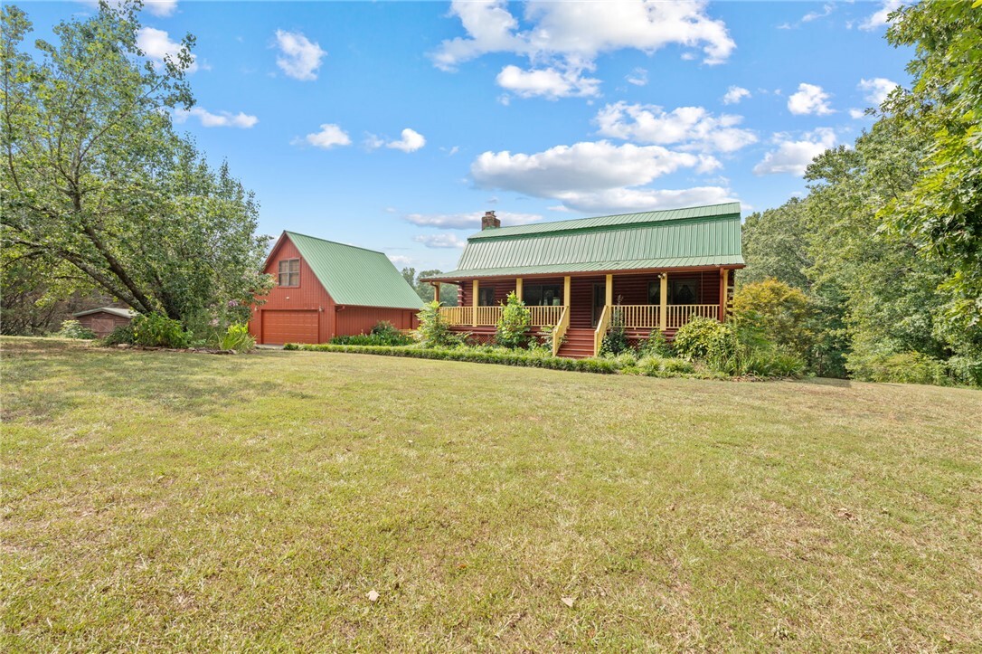 Property Photo: 728 Tall Oak Trail SC 29678