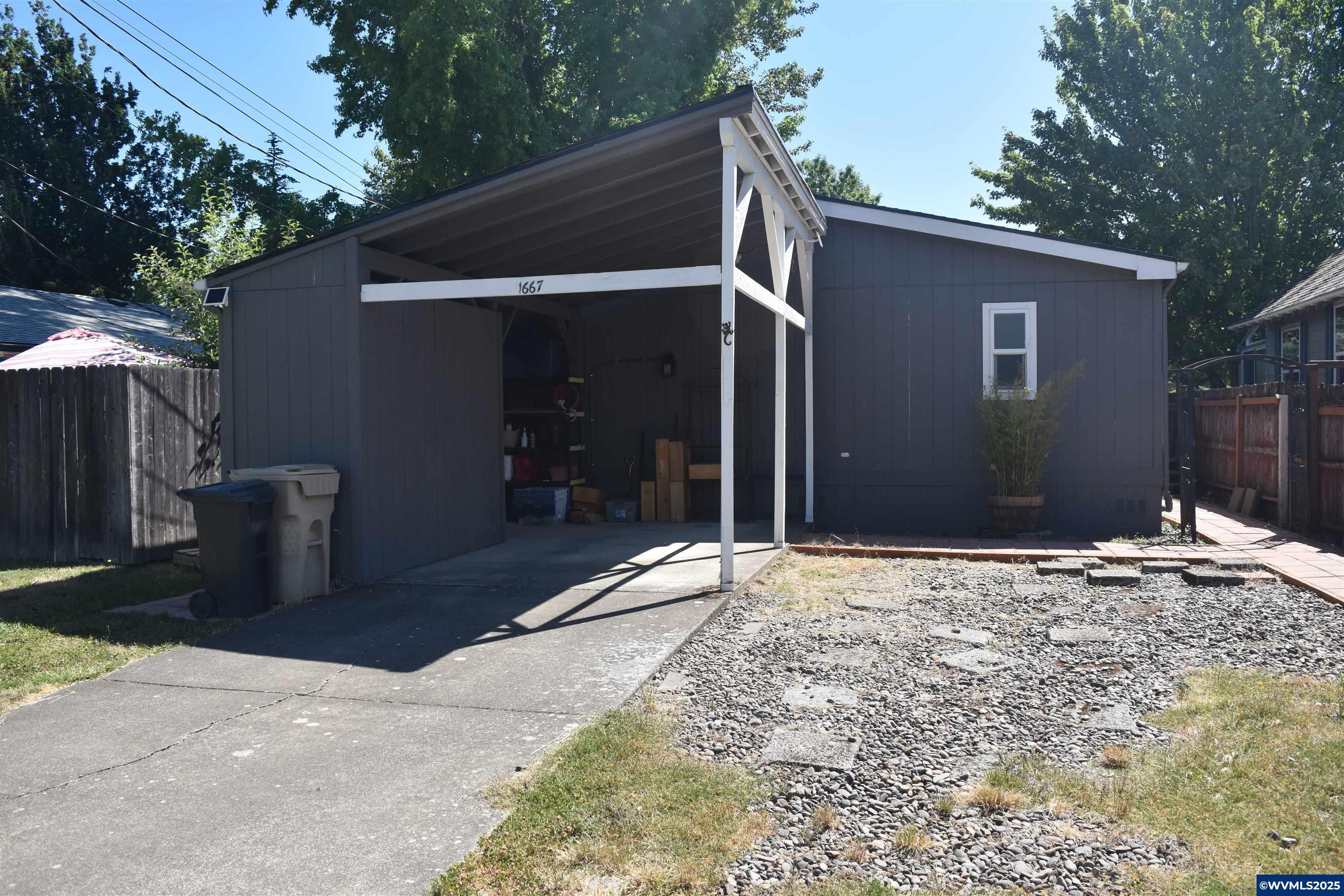 Property Photo:  1667 NW Highland Dr  OR 97330 