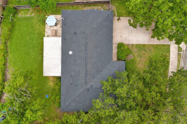 5724 Wellington Drive  Austin TX 78723 photo