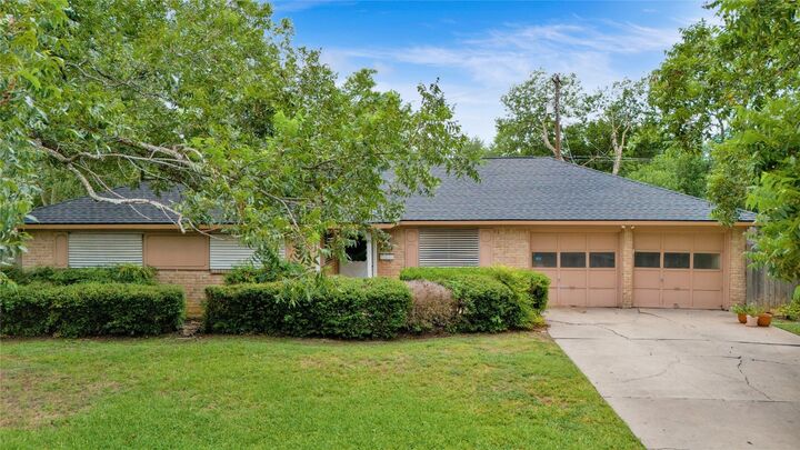 5724 Wellington Drive  Austin TX 78723 photo