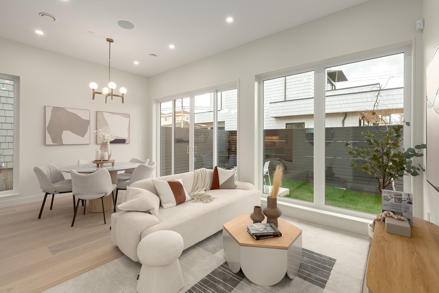 Property Photo: 2670 E 38th Avenue BC V5R 3M7