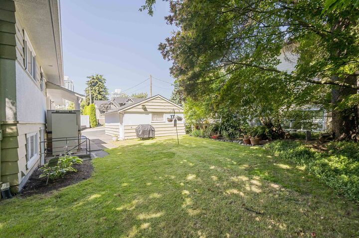 541 Cochrane Avenue — photo 1