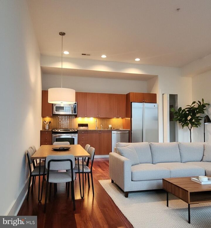 Property Photo: 1101 Locust Street 8K PA 19107