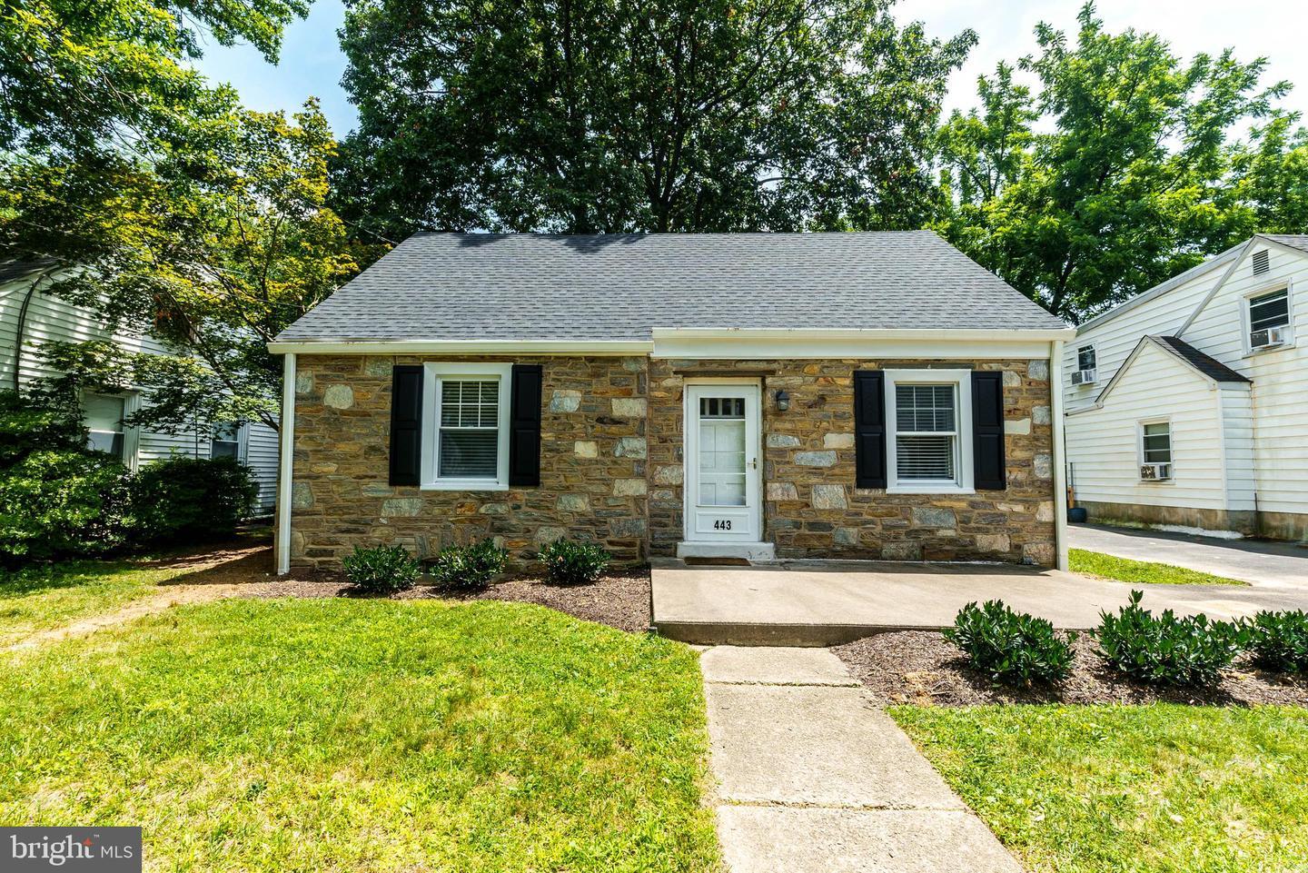 Property Photo:  443 Central Avenue  PA 19038 