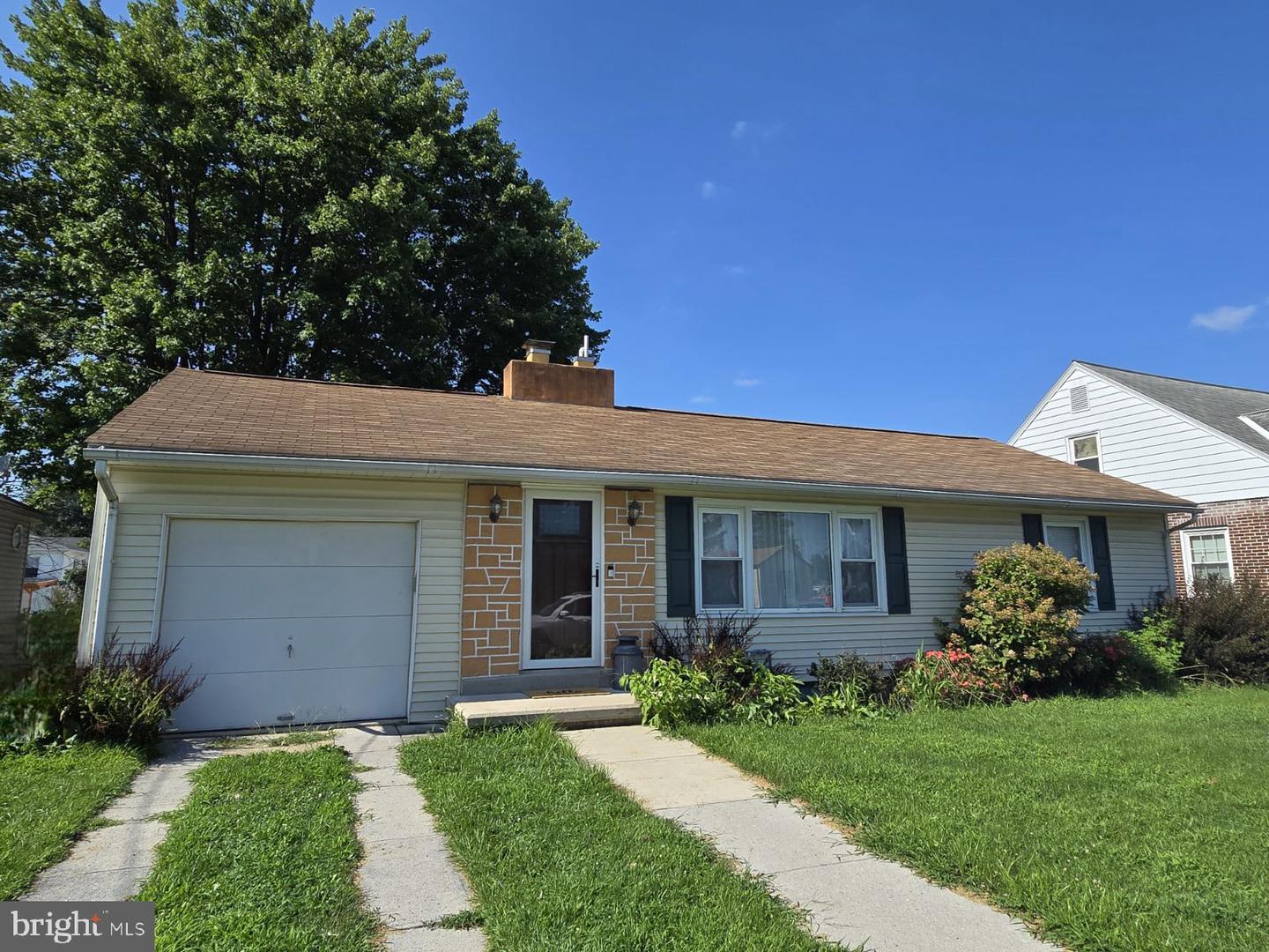Property Photo: 207 W Walnut Street PA 17042