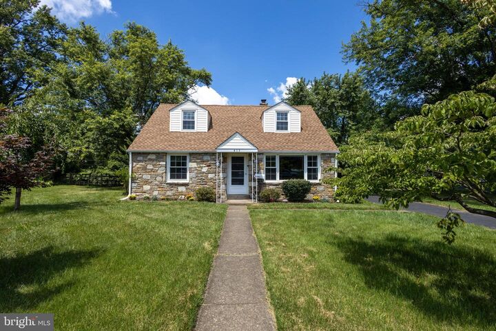 413 Norfolk Road  Flourtown PA 19031 photo