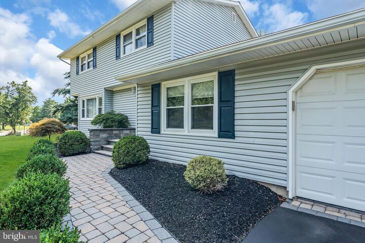 Property Photo:  28 Woodland Drive  NJ 08520 