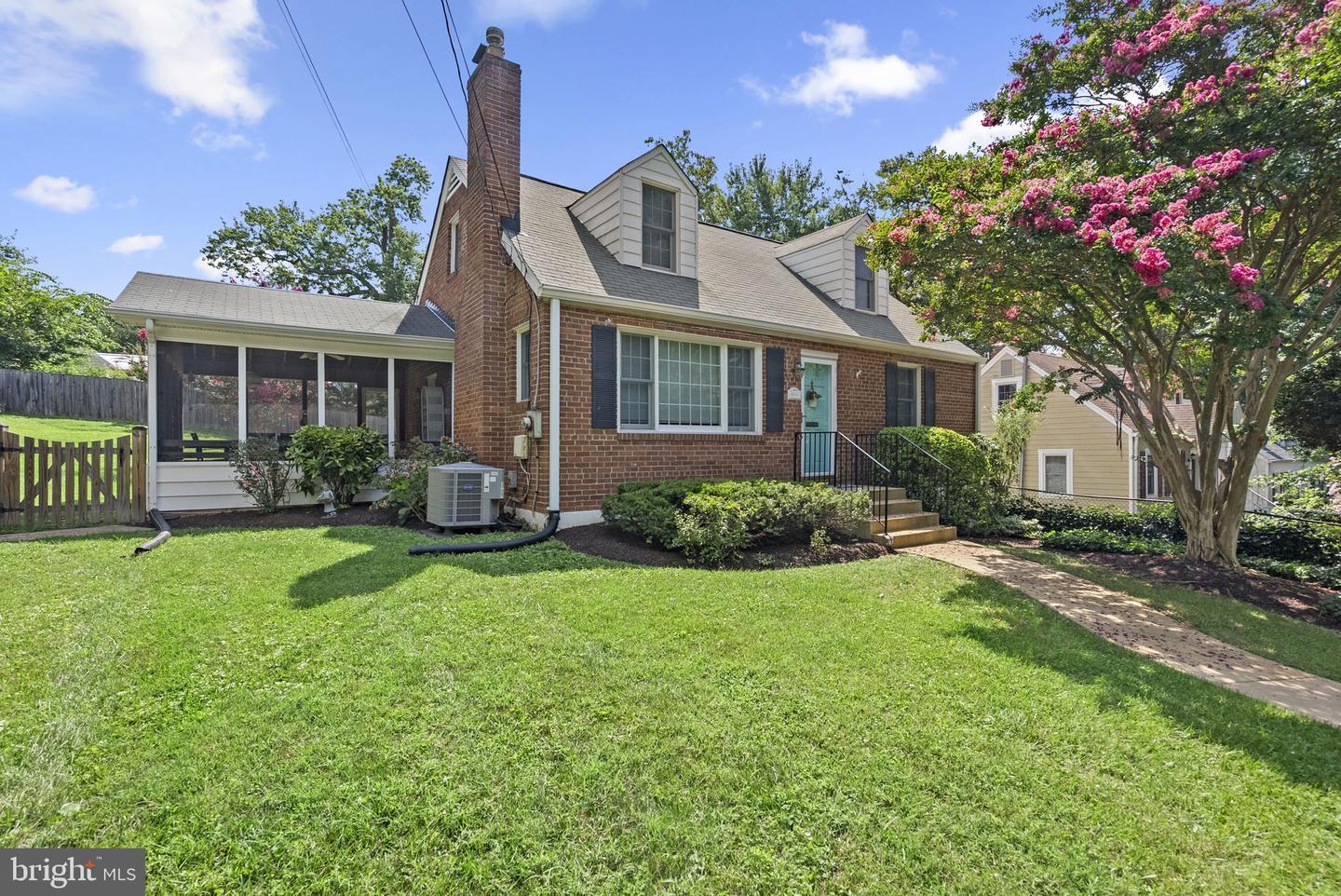 Property Photo:  2835 W George Mason Road  VA 22042 