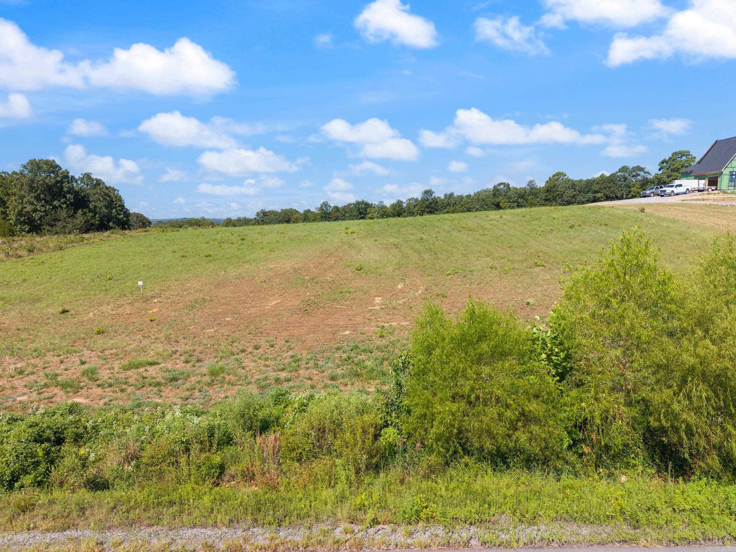 Property Photo:  