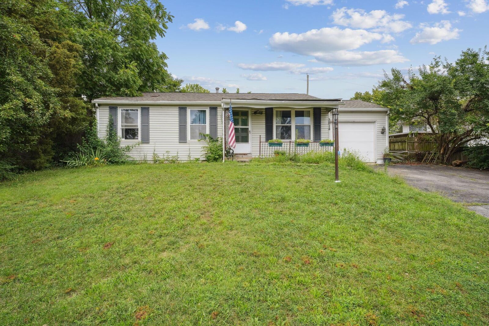 Property Photo: 3814 Clime Road OH 43228