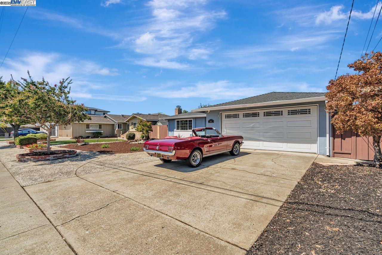 Property Photo: 41819 Mahoney St CA 94538