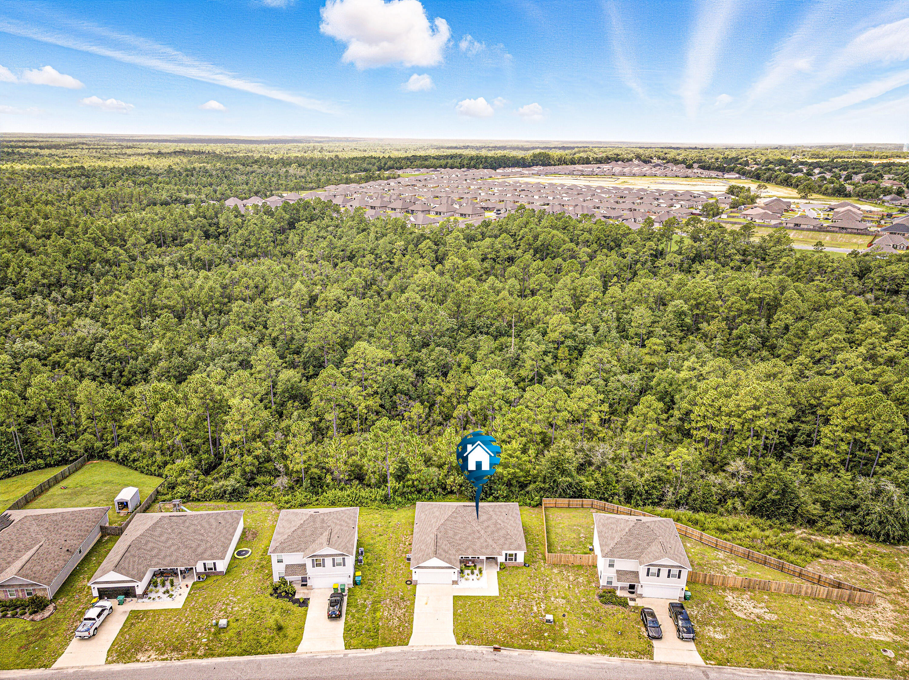 Property Photo: 4902 Kensington Lane FL 32539