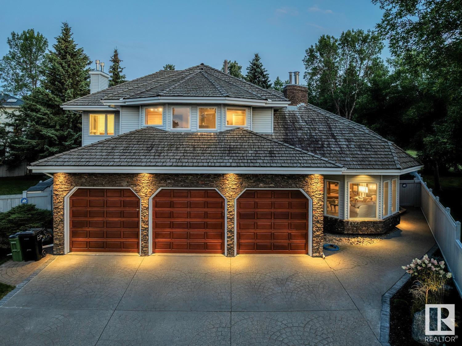 424 Olsen Close NW  Edmonton AB T6R 1L2 photo